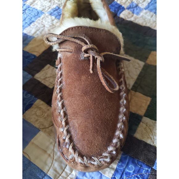 L.L.Bean Wicked Good Moccasin Slippers Men's Sz 8 Genuine Shearling Fur Suede - Picture 3 of 13